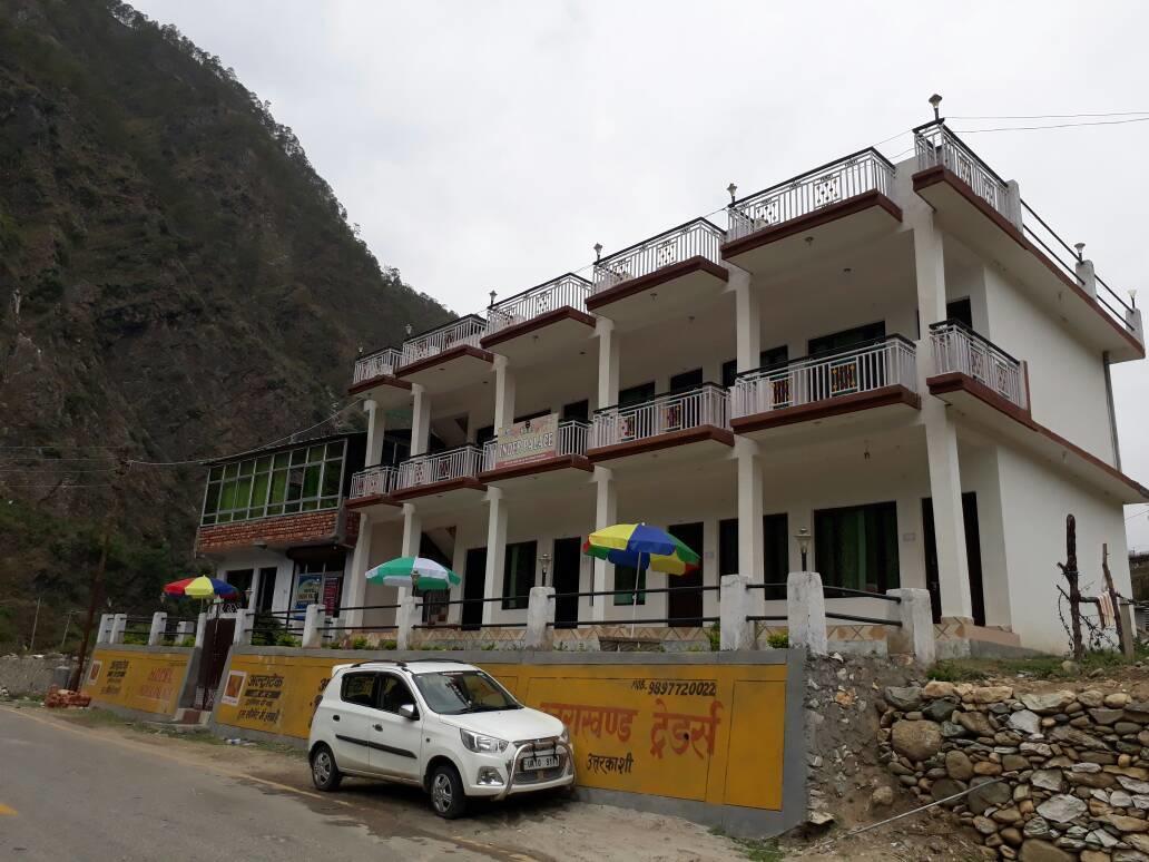 Hotel Inder Place Uttarkāshi Esterno foto