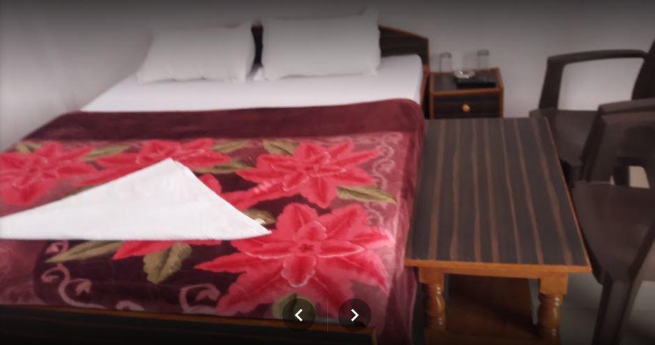 Hotel Inder Place Uttarkāshi Esterno foto