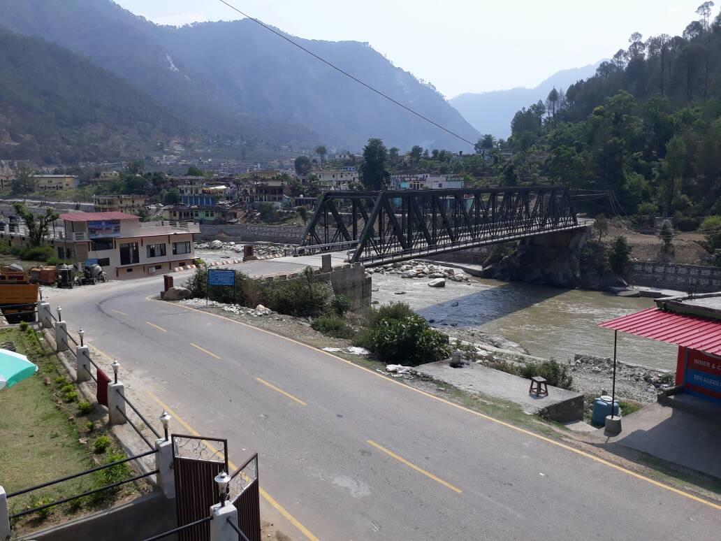 Hotel Inder Place Uttarkāshi Esterno foto