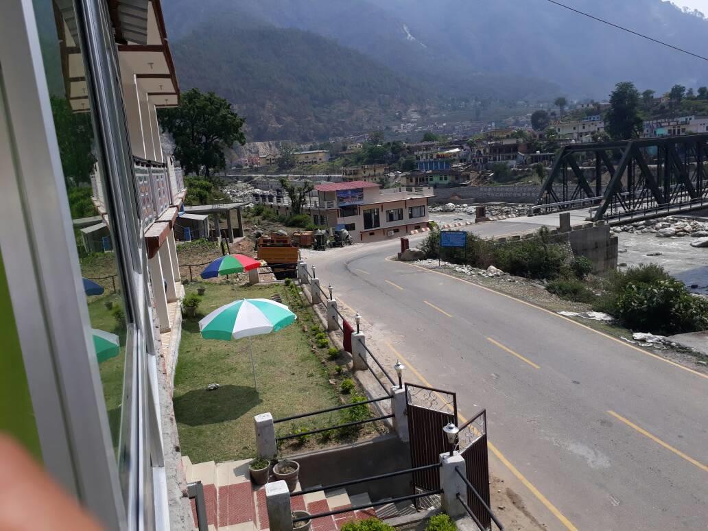Hotel Inder Place Uttarkāshi Esterno foto